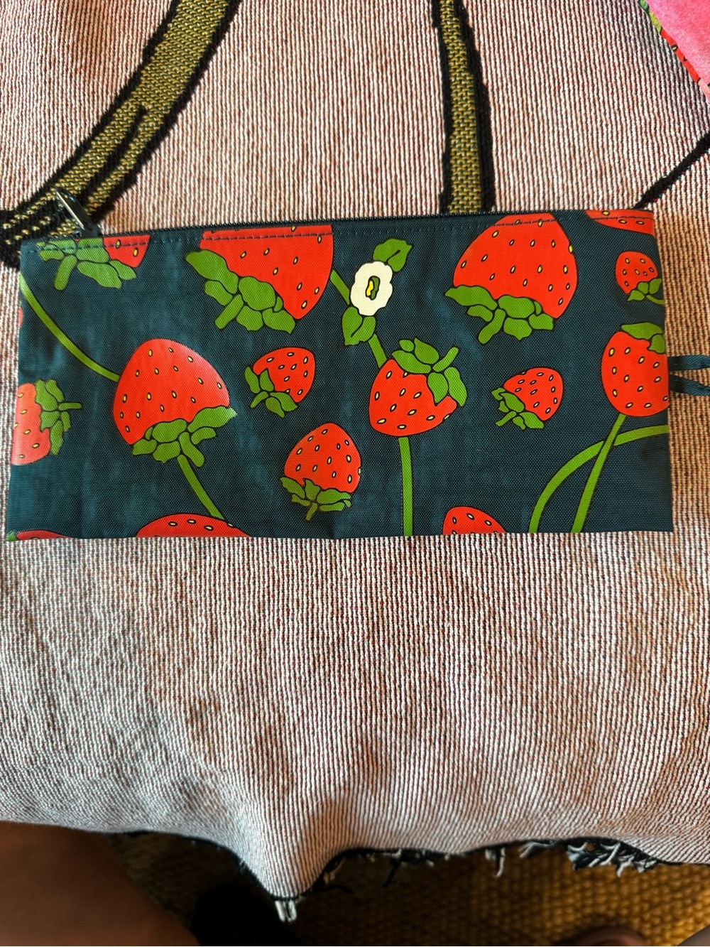 Baggu Medium Flat Pouch - Strawberry Blossom